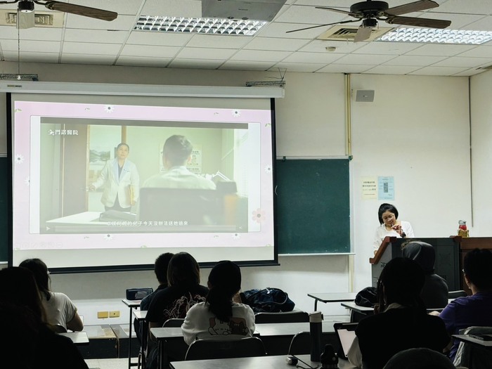 英美系講座-「 大朋友、小朋友與世界溝通的橋樑—語言治療師 」 活動照片20251027圖片