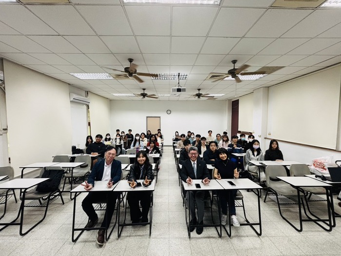 英美系職涯講座-讓世界流動的力量：在JAL貨運部的日常與挑戰 活動照片20251203圖片